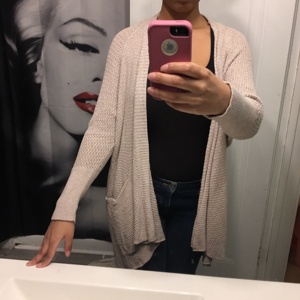 Cardigan - Picture 1 of 1